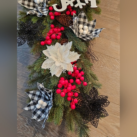 Handmade Farmhouse-style Bufflo Plaid Holiday Tear drop Swag. New, 1 Of A Kind - Picture 6 of 7